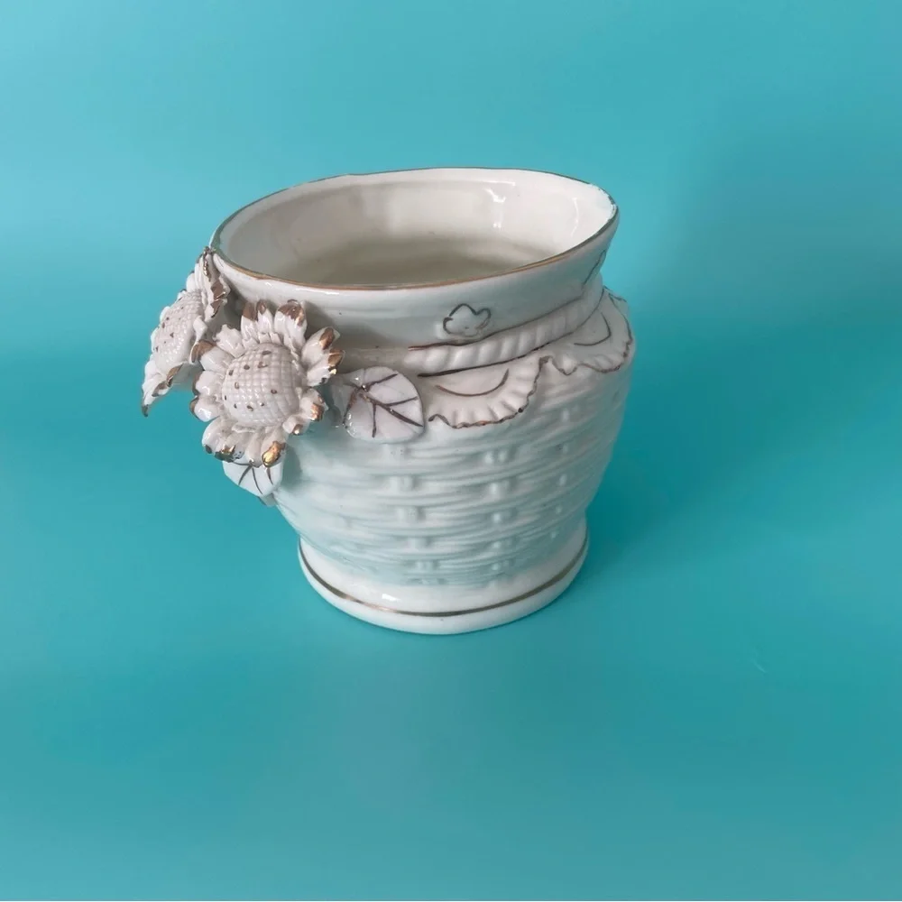 Vintage 60s baroque gilded cream floral capodimonte porcelain vase cup regency